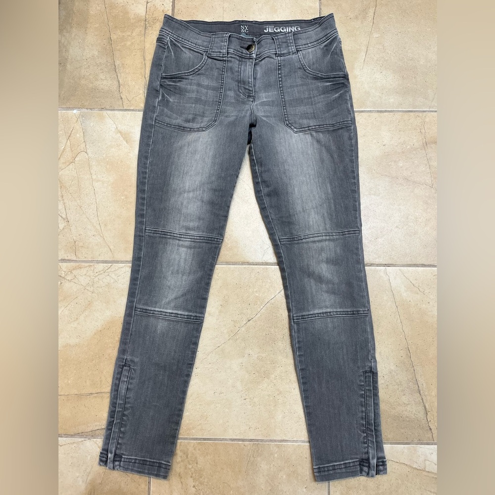 Low Rise Gray Women’s Jeggings with Zipper Ankle by New York & Co Size 6